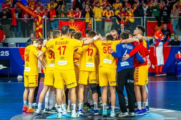 КУЗМАНОВСКИ: Имаме тешка група, но играме и се бориме за Македонија