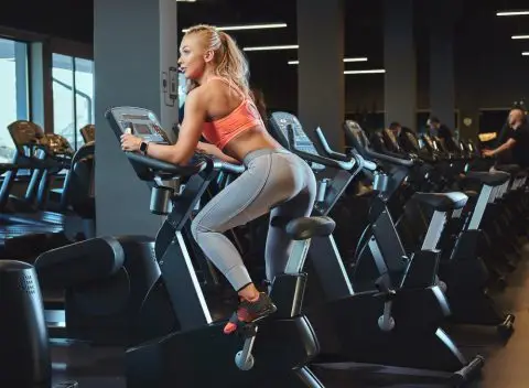 Колку треба да спиете за да ви се опорават мускулите после вежбање?