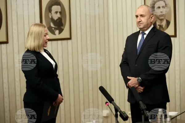 Пропадна и вториот обид за влада во Бугарија, и ПП-ДБ го врати мандатот на Радев