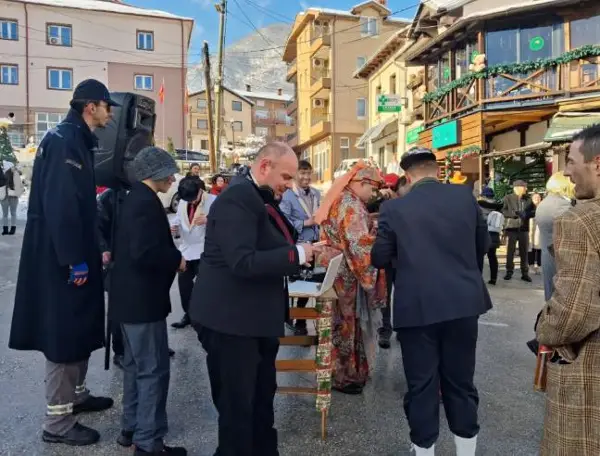Групни и индивидуални маски низ вевчанските улици
