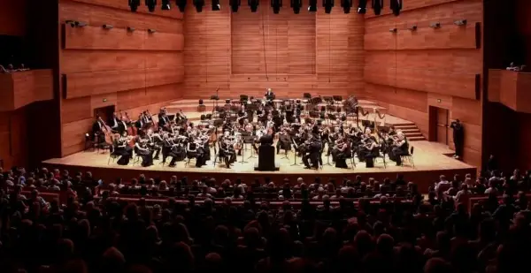 Зубин Мехта диригира со Белградската филхармонија на концерти во Мумбај