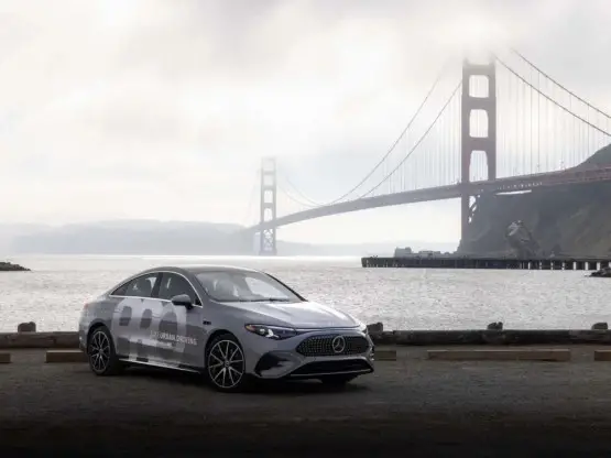 Како изгледа возење „Мерцедес“ кој го управува вештачка интелигенција?