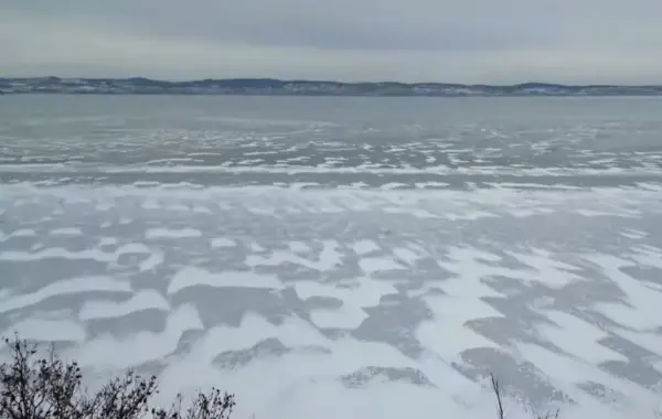 Замрзна езерото Балатон во Унгарија, првпат по 9 години