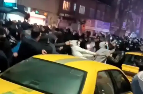 Арагчи: Иран нема план за егзекуција на демонстрантите