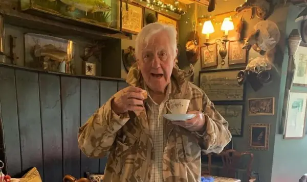 Британски милионер (79) бара млада сопруга за да му роди наследник, условите се неверојатни (ФОТО)