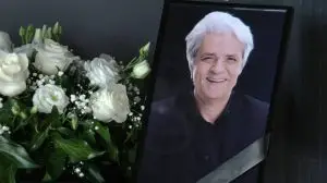 Неговиот гласот нè водеше во светот по она за кое копнеевме како деца – комеморација за Драган Б. Костиќ