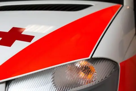 Тешко повреден млад прилепчанец, излетал со автомобил