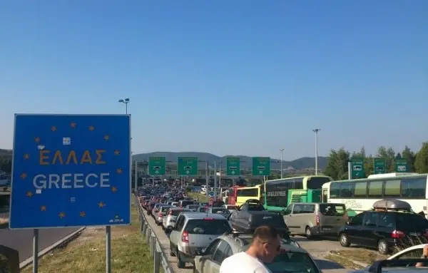 Патиштата и граничните премини во Грција остануваат отворени во пресрет на средбата на земјоделците со Мицотакис в понеделник