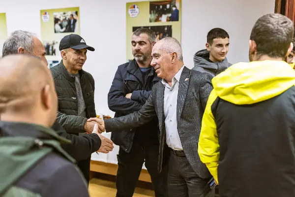 Градоначалникот Коњановски ги слушна предлозите на месните и урбаните заедници