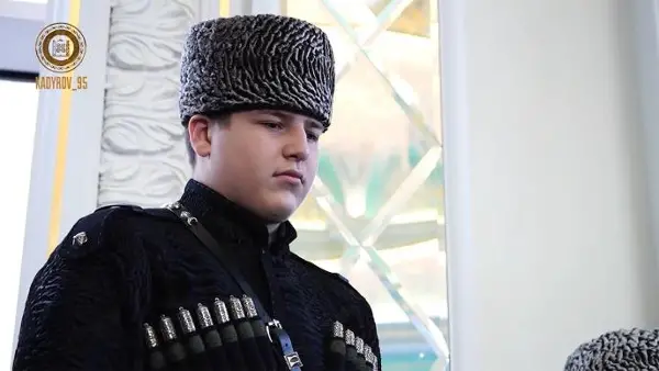 СИНОТ НА ЧЕНЧИСКИОТ ЛИДЕР БИЛ ИТНО ХОСПИТАЛИЗИРАН? Адам Кадиров имал сообраќајна несреќа, еве ја неговата состојба!