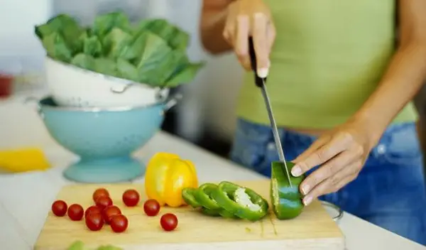 Младите се помалку готват, преферираат нарачки