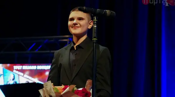 (ФОТО) Вечерва се одржа третиот концерт на „Лука Лазарески и пријателите“ во Кичево во знакот на емоција, уметност и празнична магија