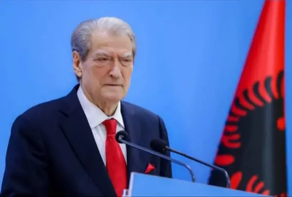 Бериша: Светот очекува од опозицијата решение за драматичната ситуација во Албанија