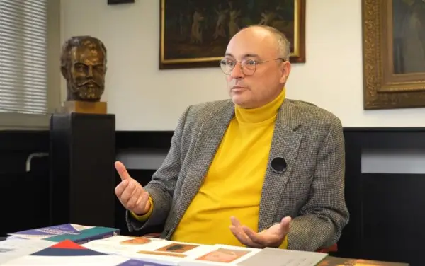 Мартиновски: Некои писатели ја злоупотребувале моќта во врската со политиката