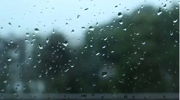 Денеска променливо облачно, со слаби локални врнежи од дожд и снег