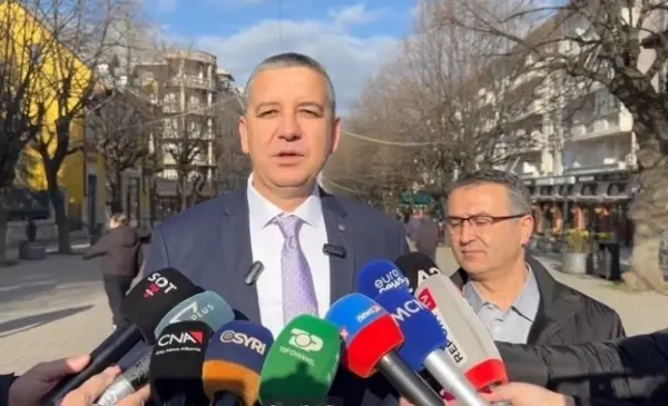 Македонците од Општина Пустец бараат поништување на одлуката на албанската Влада за отворање прифатни центри за мигранти во Општина Пустец