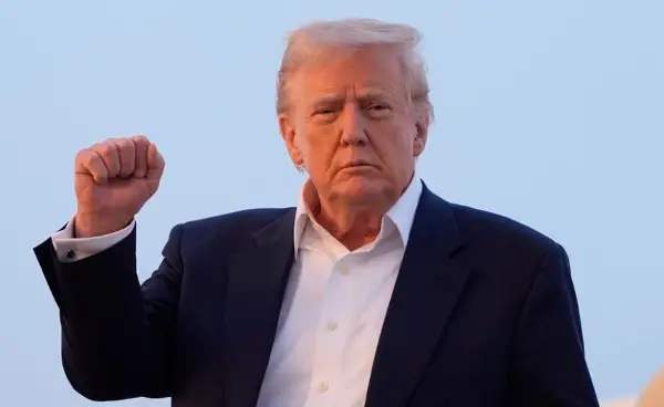 Трамп: Време е Данска да ја отстрани руската закана од Гренланд