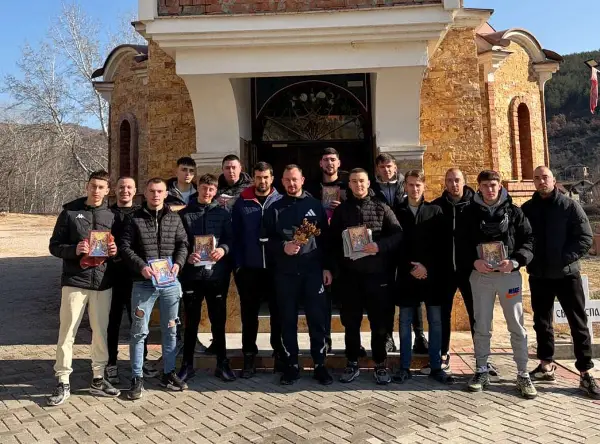 Дарио Киревски го фати крстот во село Пчиња (ВИДЕО)