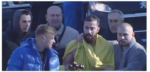 Дарко Митровиќ го фати крстот во водите на Вардар во Скопје