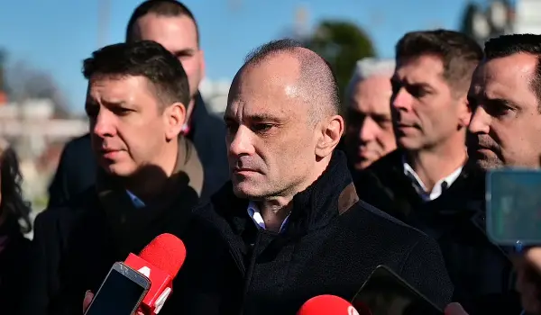 Филипче: Стандардот на граѓаните тоне, над 2 милијарди евра недостасуваат