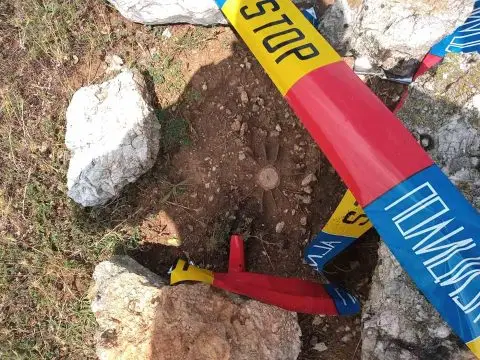 Пронајдена граната на депонија во струмичко