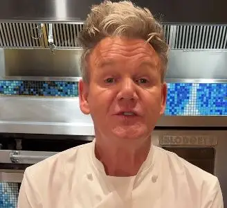 И Гордон Ремзи вмешан во скандалот со Бекамови, шок потег на Бруклин