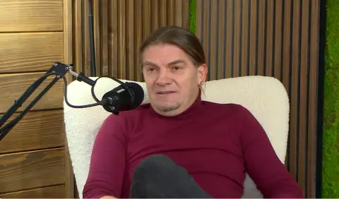 Бобан Спасенцовски во „Ништо лично“: Роберт, златно дете со хармониката одеднаш ми вика ќе пеам рап, слушни го ова… леле, кога почна да ги реди зборовите, полудев“!