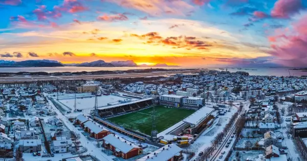 Стадионот каде паѓаат боговите: Мистичната тврдина на Арктикот што ја занеме Европа