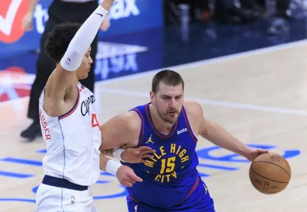 Дабл-дабл на Јокиќ во поразот на Денвер од Клиперси