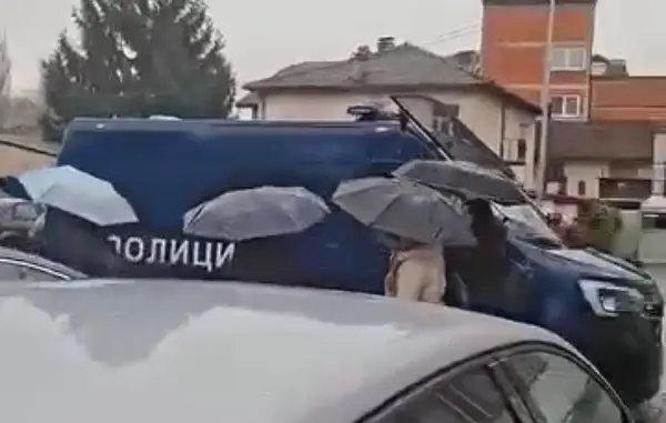 Дојава за бомба во Гимназијата во Тетово, учениците се евакуираат од училишниот објект