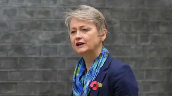 Купер ќе се сретне со Рубио откако договорот за Чагос е ставен под нов сомнеж