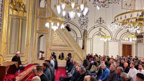 Муслиманските верници влегуваат во месецот на постот