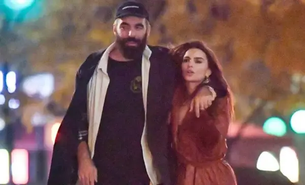 Емили Ратајковски објави дека е во врска со поранешниот на Дуа Липа и Рита Ора (ФОТО)