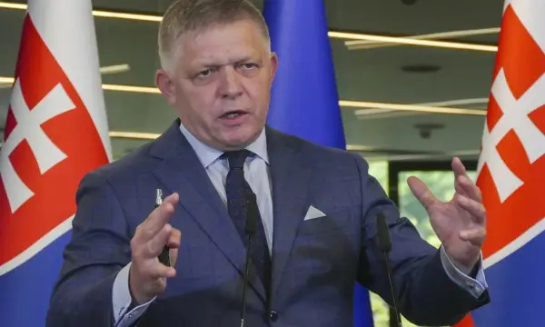 Фицo: Ќе ја сопреме струјата кон Украина ако не продолжи испораката на руска нафта во Словачка