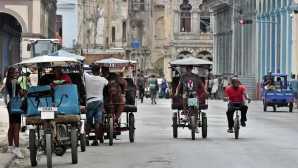 Кубански советници за безбедност и лекари ја напуштаат Венецуела, додека владата на Делси Родригез се соочува со притисок од САД