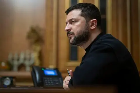 Зеленски: Русија лансираше речиси 300 дронови и 50 ракети кон Украина во текот на ноќта