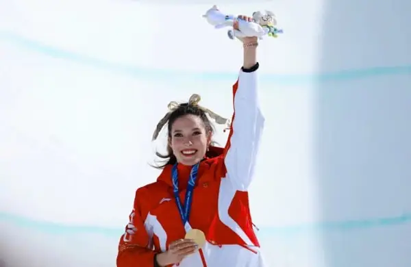 ЗОИ2026: Злато за Кинезинката Гу во халфпајп
