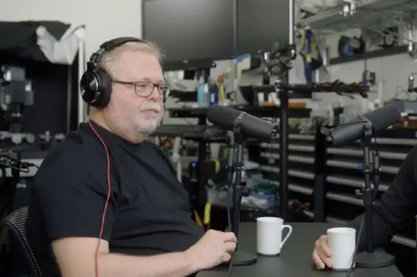 Поранешен директор во „Мајкрософт“ му пишувал на Епштајн дека сопругата и ќерката на Путин биле на неговата јахта