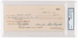 (Фото) Дел од историјата на Apple продаден за 5 милиони долари