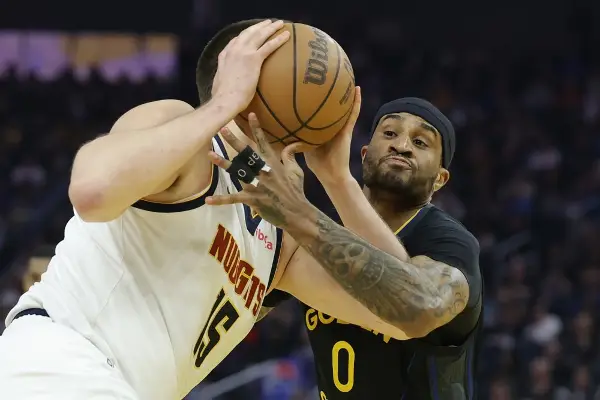 (Видео) Јокиќ со трипл-дабл, Денвер загуби од Голден Стејт