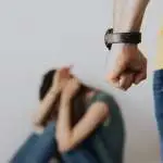 21-годишник од Свети Николе крвнички ја тепал бремената девојка и ја заклучил во соба 15 часа