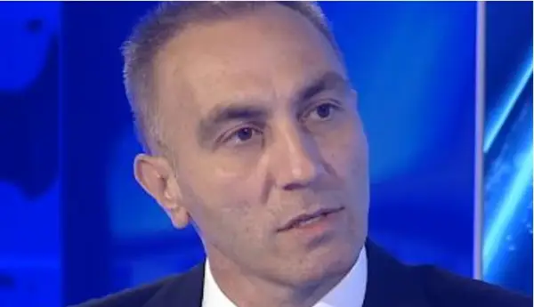 (видео) ОД АПСЕЊЕТО НА АРТАН ГРУБИ: Првиот екс вицепремиер со лисици на рацете на влез на преминот преку кој избега од Македонија