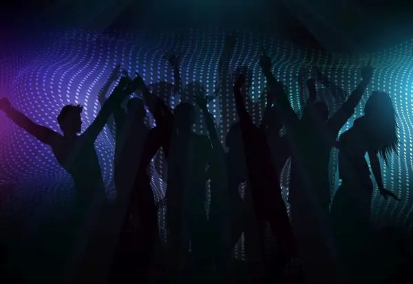 Младите денес не сакаат да танцуваат во дискотеките, туку да снимаат и споделуваат со телефоните