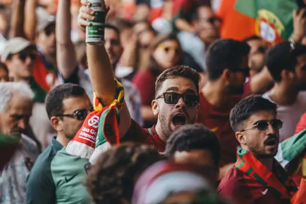 Како навивачите станаа аналитичари на спорт