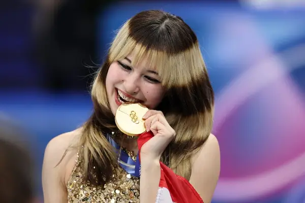 По олимпиското злато, пирсингот на Алиса Лиу стана опасен вирален тренд