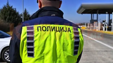 Маж од САД нападнал полицајци во Македонија