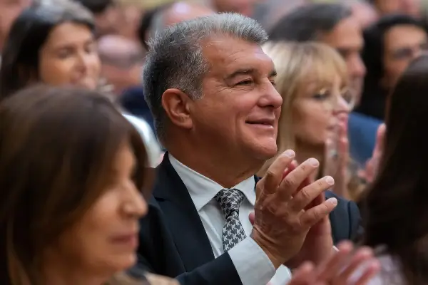 Превирања во Барселона: Лапорта обвинет за перење пари, се огласи и клубот