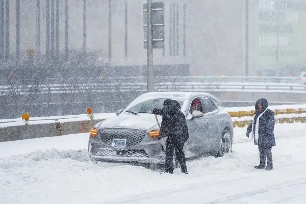 Вонредна состојба во Њујорк и неколку сојузни држави поради снежно невреме