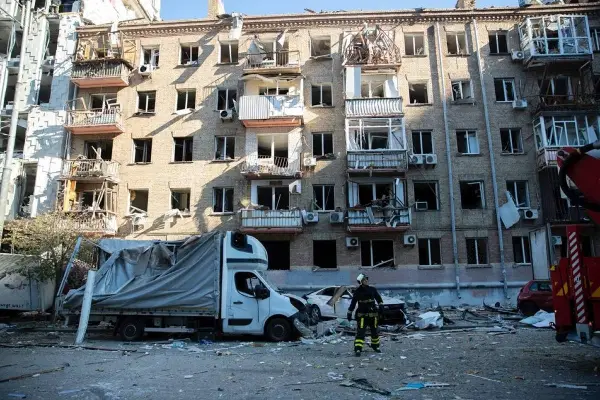 ОБНОВАТА НА УКРАИНА ЌЕ ЧИНИ 600 МИЛИЈАРДИ ДОЛАРИ Најмногу се оштетени зградите, патиштата и енергетските објекти