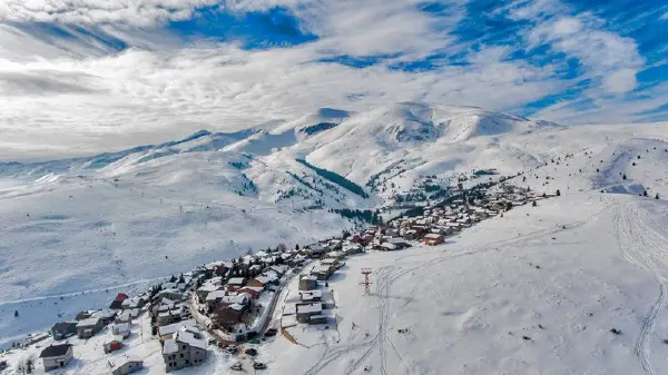 Сонце ама со „заби” – Ладно утро во Македонија, 90 сантиметри снег